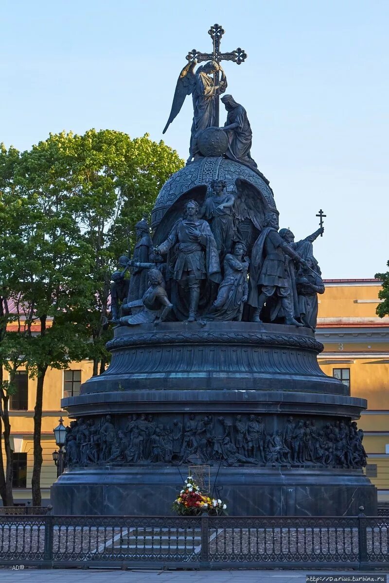 Амятник «тысячелетие россии» — великий новгород. Памятник победы великий новгород великий новгород. Великий новгород кремль памятник тысячелетие россии софийский собор. Микешин памятник тысячелетию россии. Как называется памятник в великом новгороде.