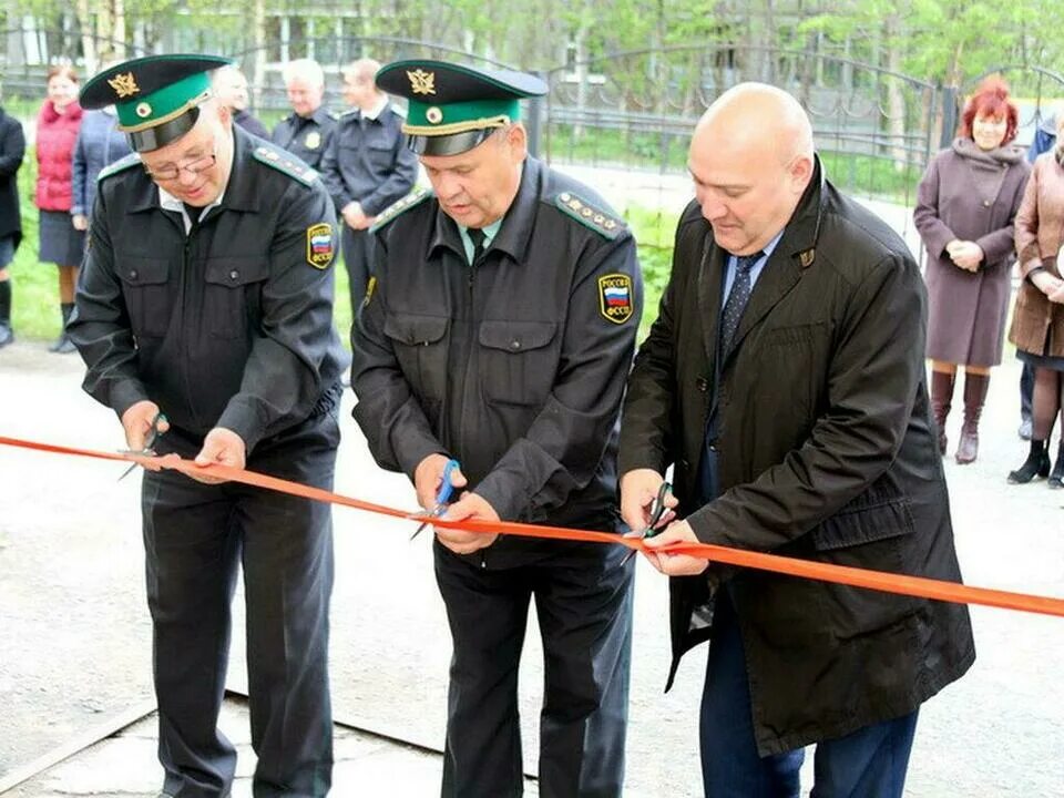 Приставы мурманск телефон. Приставы Кольский район. Приставы Мурманск.