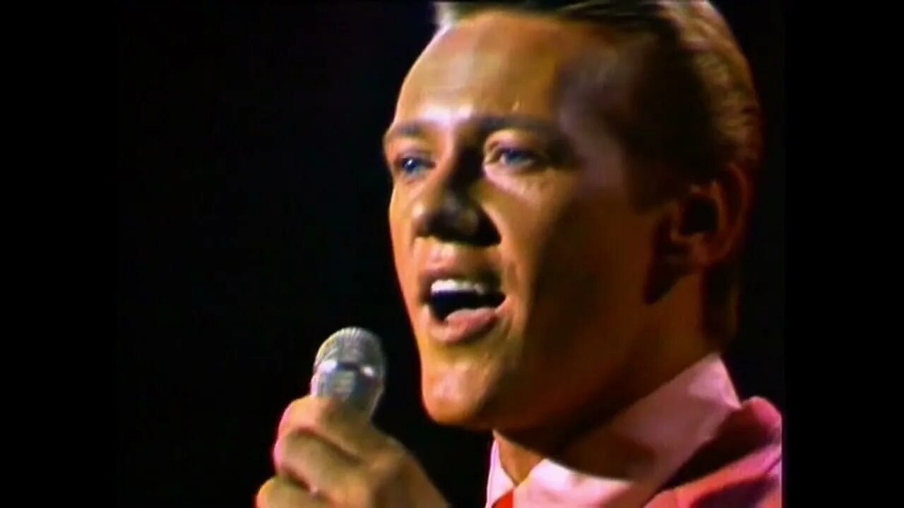 The righteous brothers unchained melody. The Righteous brothers. Группа the Righteous brothers. Righteous brothers - Unchained Melody [Live - best quality] (1965)⁠⁠.