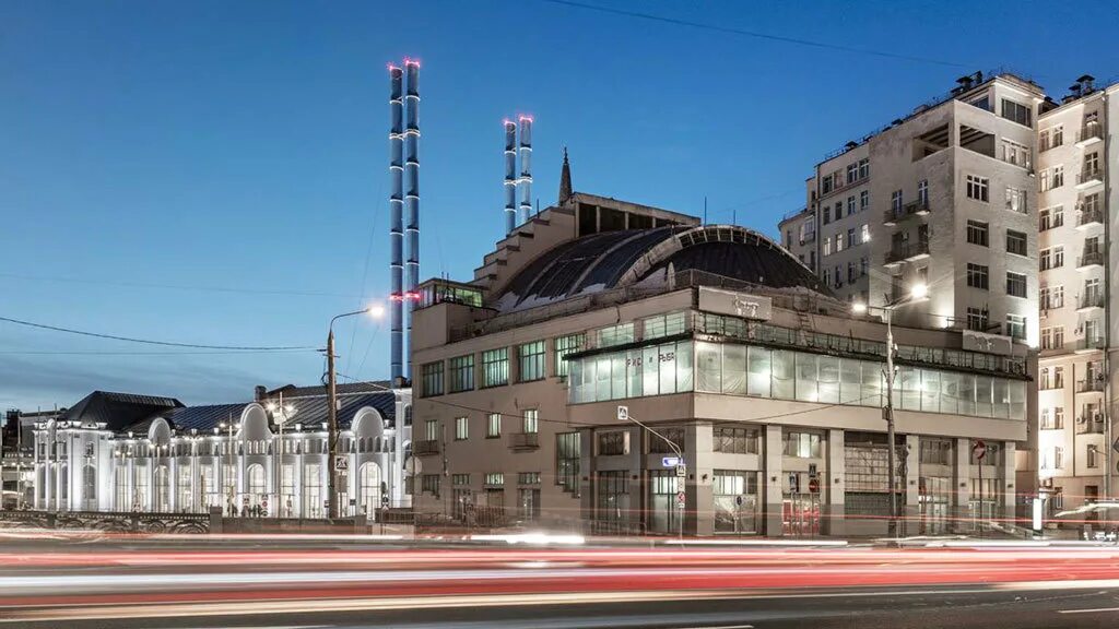 Дом ударник. Кинотеатр ударник москва. здание кинотеатра ударник москва. дом на набережной кинотеатр ударник. якиманка гэс 2.