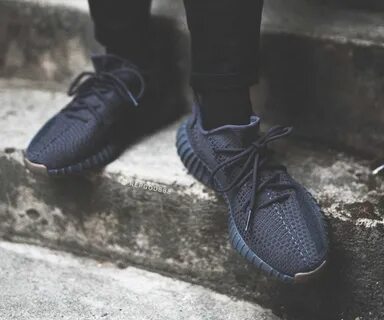Адидас изи 350 v2