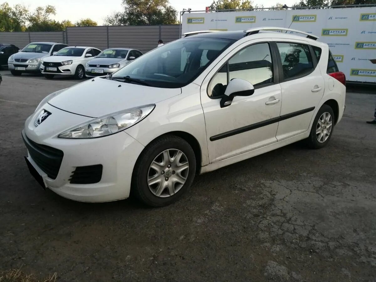 Peugeot 207 2010 универсал. Белый Пежо Самара. Пежо самара купить