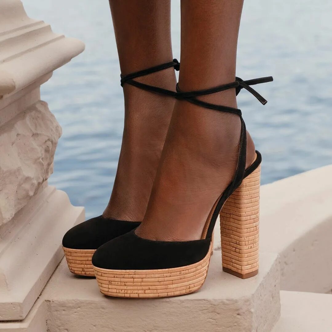 Какие туфли модные. Мода на туфли 2025-2025. aquazzura обувь 2025. туфли версаче 2025. босоножки на платформе 2025.