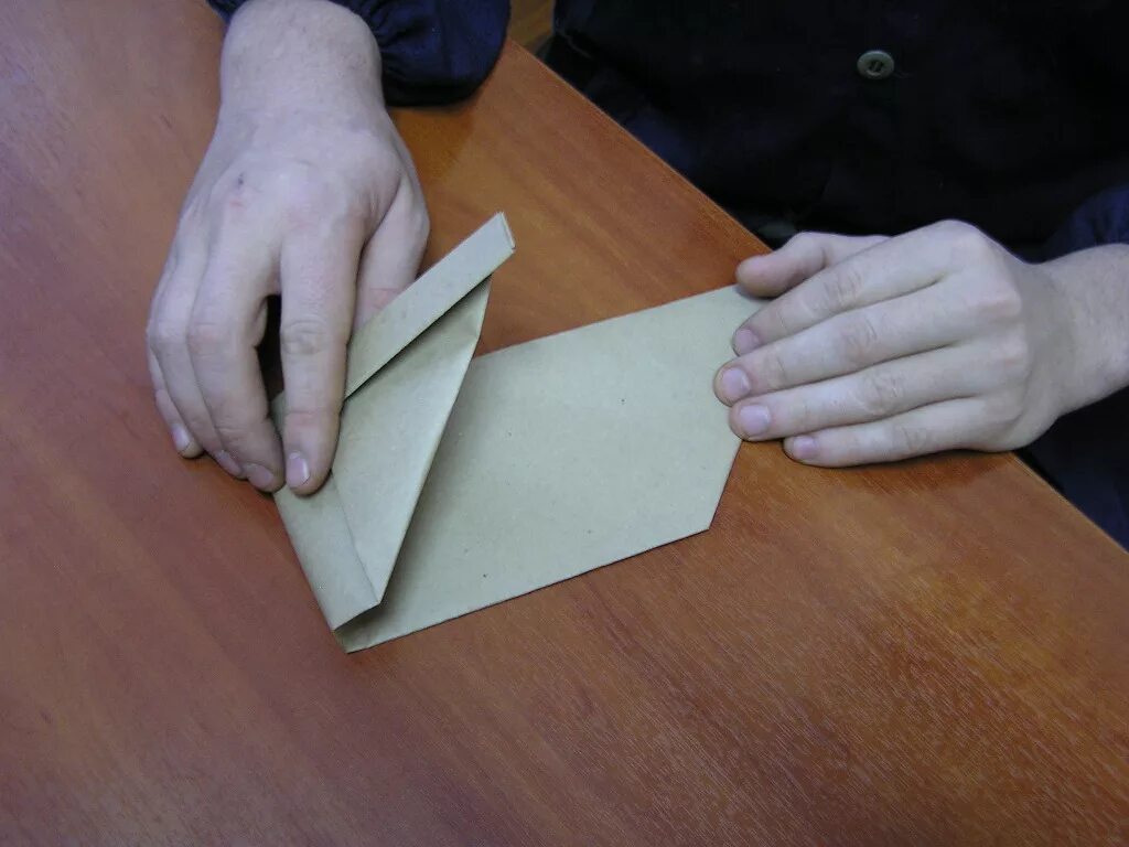 как из специальной бумаги сделать. бумажный лист. как сделать из бумаги скользящую поверхность. лист бумаги. как сделать бумажный электронную.