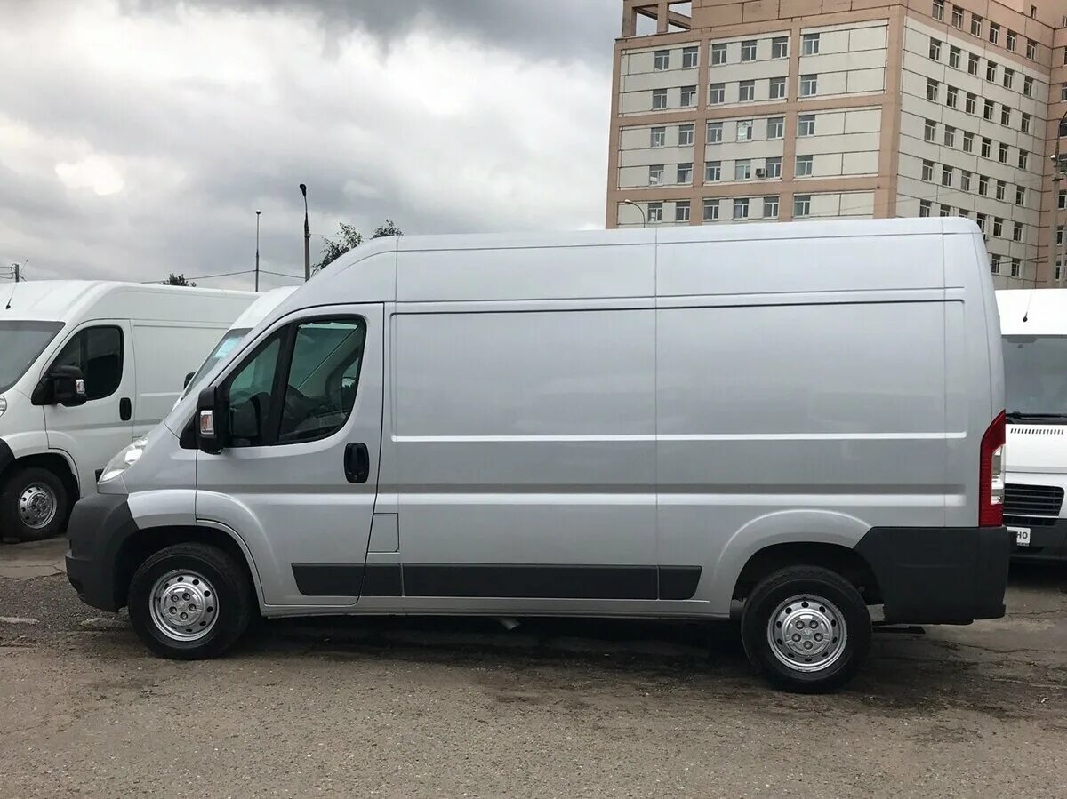 Куплю пежо фургон бу. Пежо боксер фургон. Peugeot Boxer цельнометаллический. Peugeot Boxer 2013. Пежо боксер 2013 года.