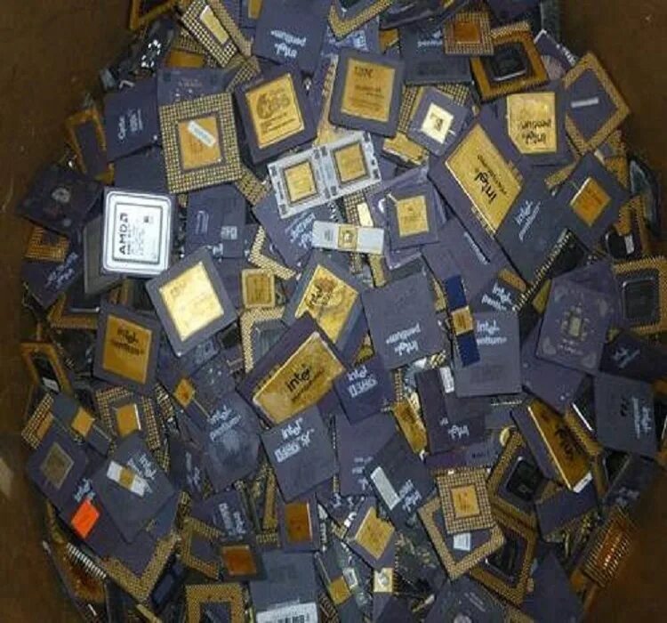 Лом процессоров. Много процессоров. Плитка из процессоров. Куча процессоров золото. Куплю процессор б у
