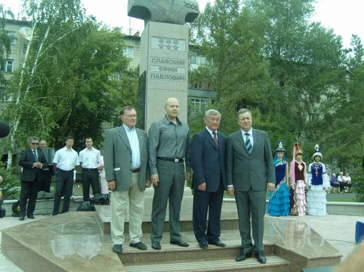 Умз усть каменогорск. УМЗ завод Усть Каменогорск. УМЗ Усть-Каменогорск директор.