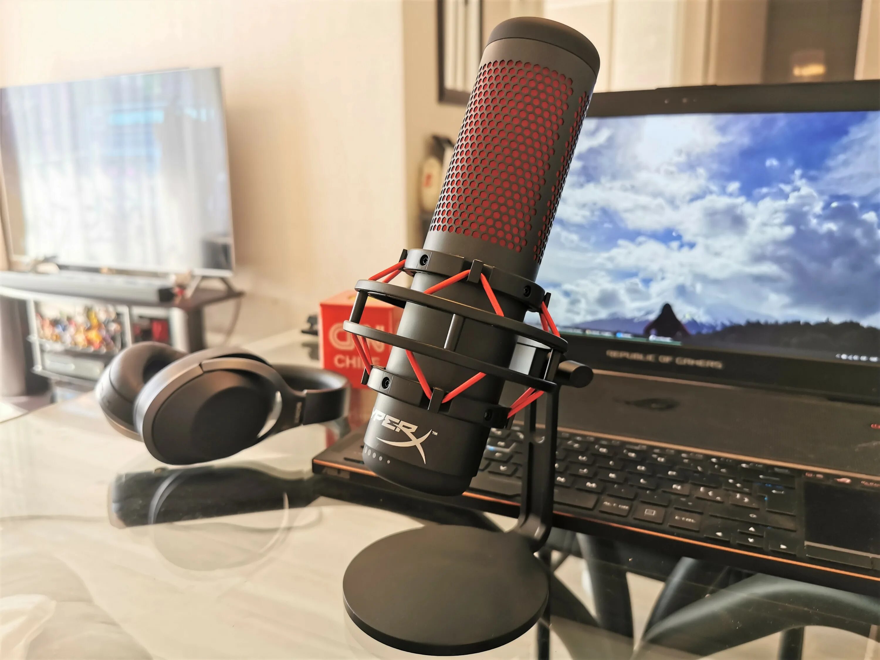 Как настроить микрофон hyperx. Микрофон hyperx quadcast s (4p5p7aa). микрофон hyperx quadcast белый. микрофон hyperx solo cast. hyperx quadcast 2.