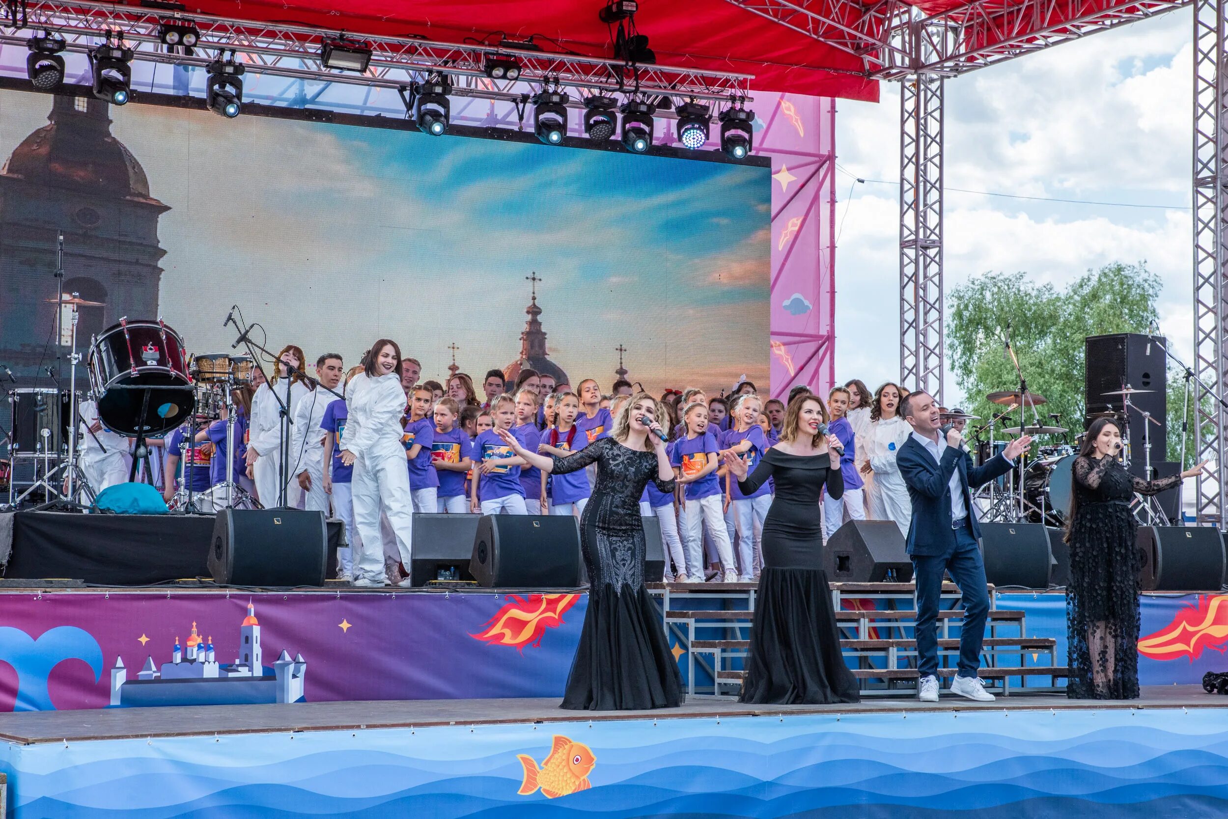 Тобольск криминальные новости. День города 2011 тобольск. Типичный тобольск фото. Кросс наций тобольск. Типичный тобольск.