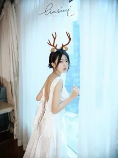 Model Asian Black Hair Horns White Dress Linsivvi Women Wallpaper - Resolution:1