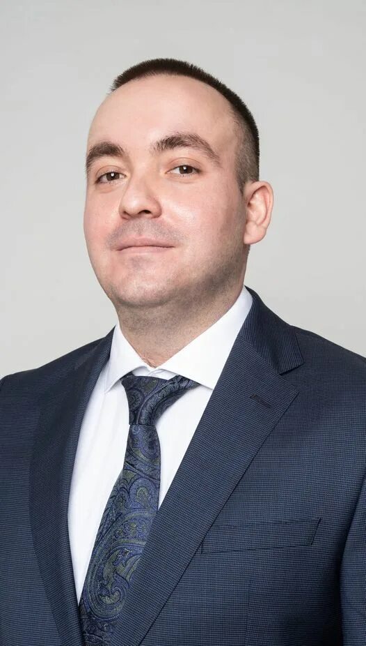 Alexander capital. Юнисервис директор. Галицкий алмаз капитал. Галицкий алмаз капитал. Отр млечин ведущий.