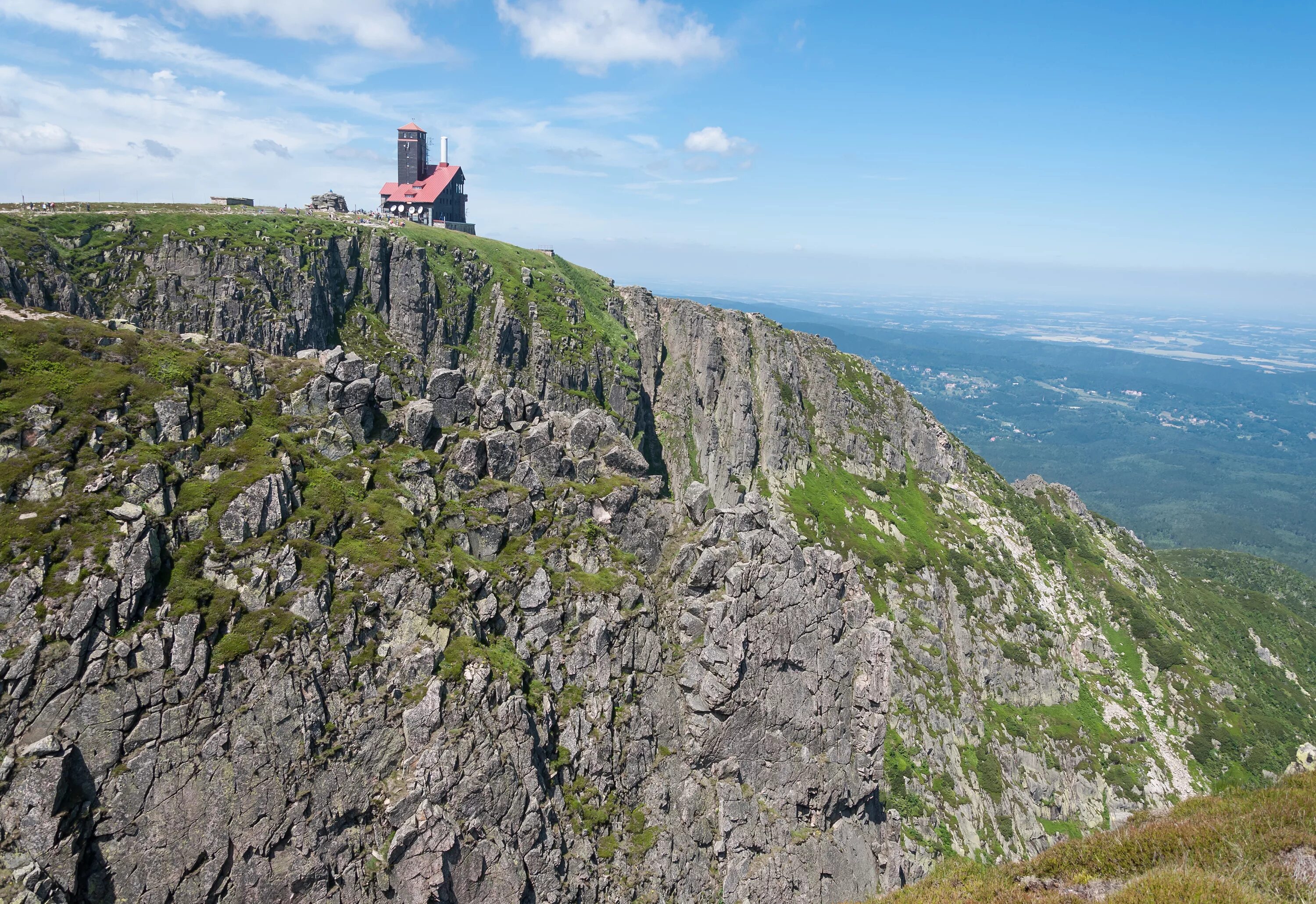 Giant mountains. Национальный парк Крконоше. Национальный парк Крконоше Чехия. Крконоше летом. Три камня в горах Крконоше.