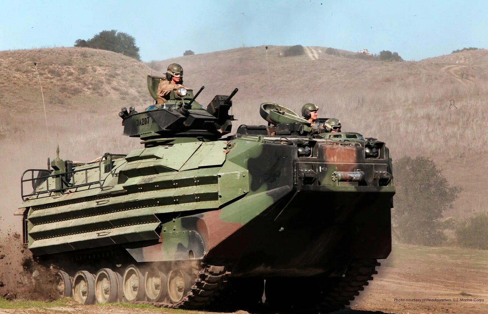 Амфибия сша. Aav7 бронетранспортёр. бтр aav7. бтр lvtp 7. амфибия aav7.