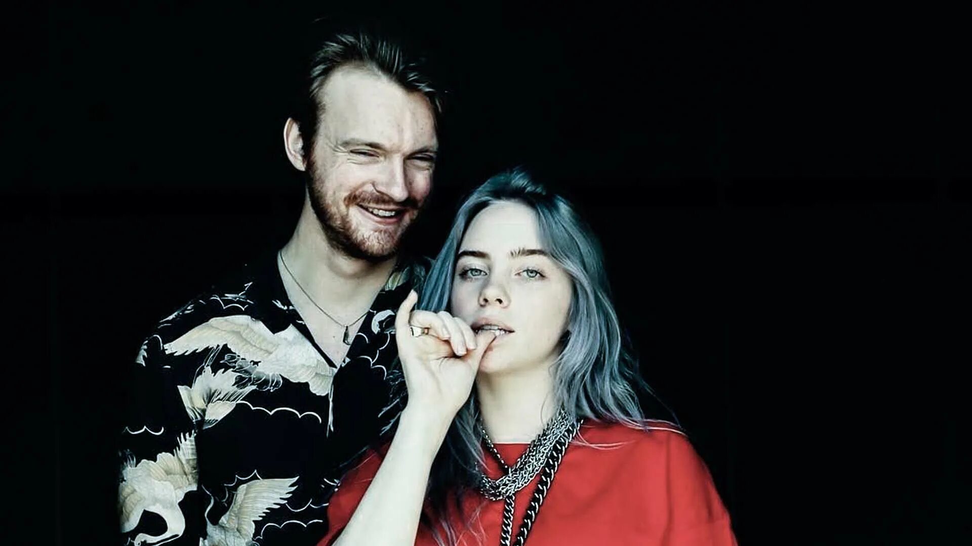 Брат Билли Эйлиш. Billie Eilish с братом. Finneas и Билли Айлиш. Финеас о'Коннелл и Билли.