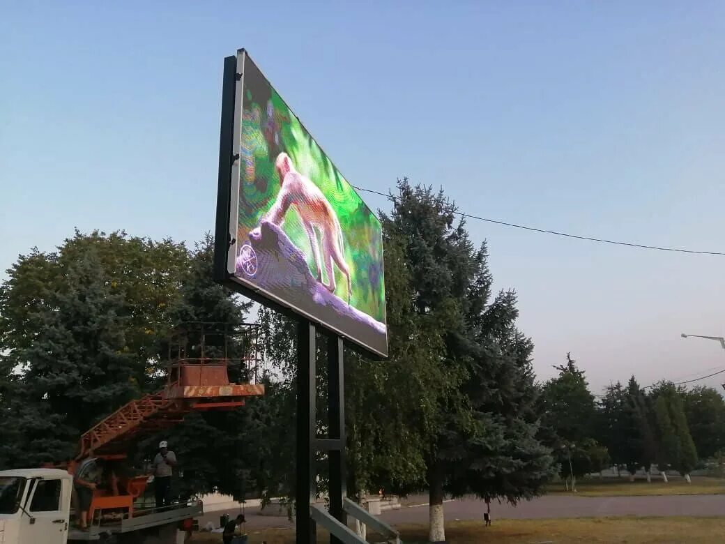 наружный led экран. видеоэкран уличный светодиодный p5. светодиодными экранами p10. видеоэкран уличный светодиодный p5. уличный видеоэкран 4x5.