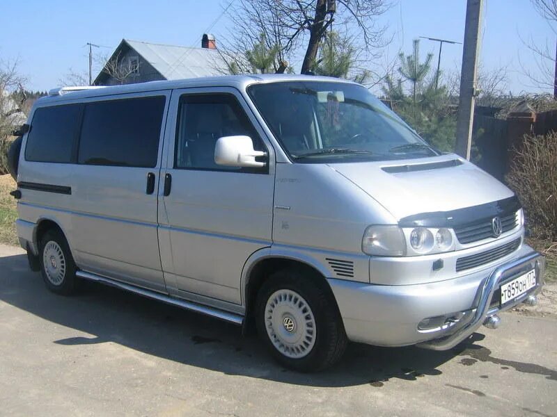 Фольксваген т4 б у. Фольксваген т4 2003. Volkswagen Transporter t4 пассажирский. Фольксваген т4 2002. Volkswagen t4 Каравелла.