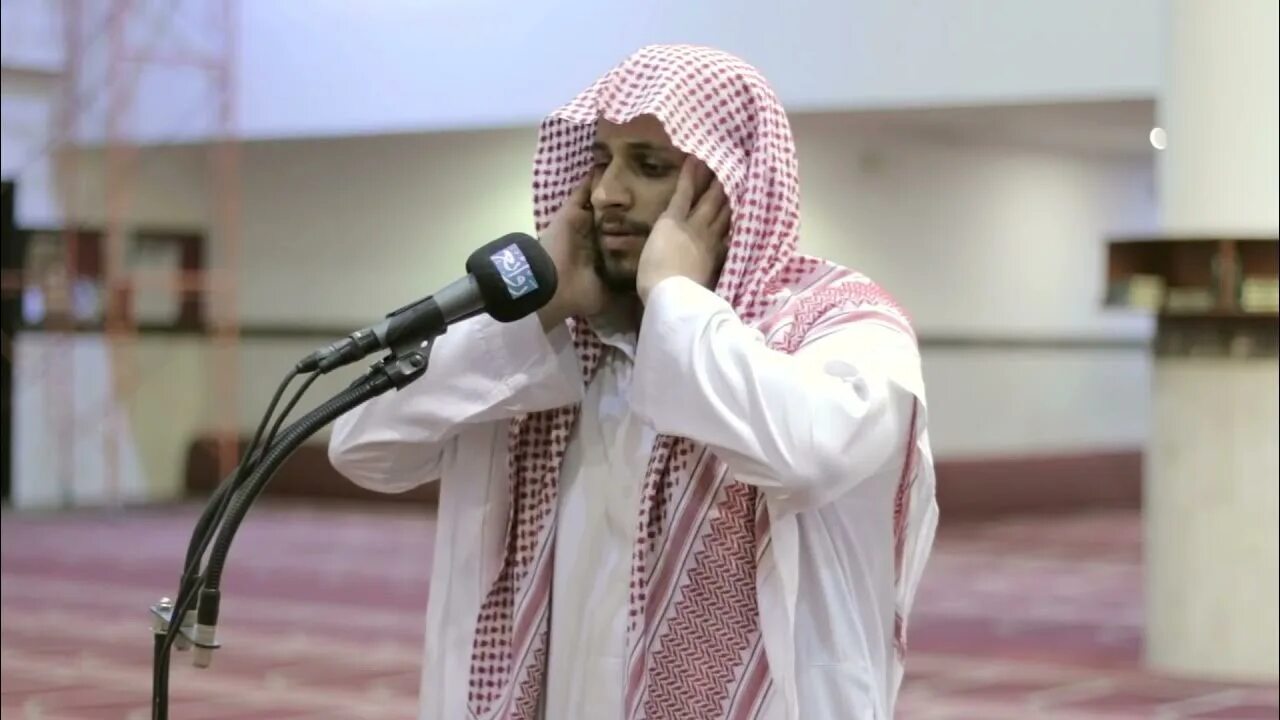 Азан муэдзин. Today azan. Муэдзин фото. Мусульманский азан. Азан мп3.