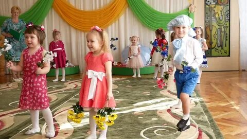 Выход весны на утреннике в детском саду