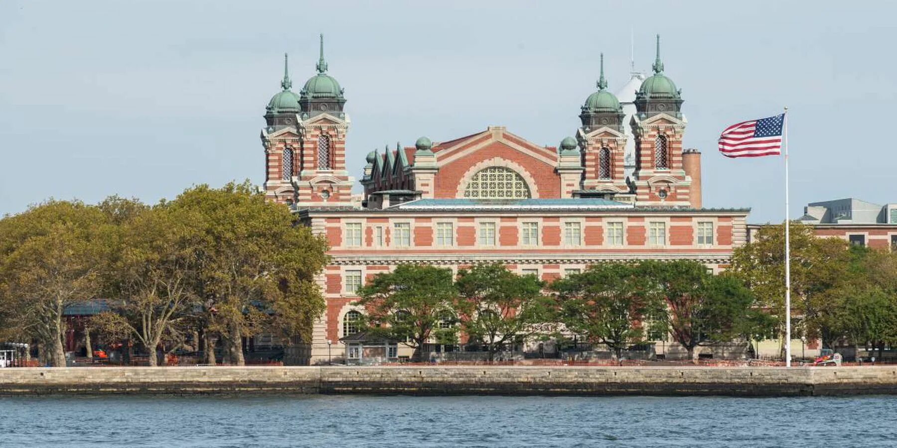 Ellis island. Эллис Айленд. Остров Эллис музей. Эллис Айленд в Нью-Йорке. Музей иммиграции на острове Эллис.