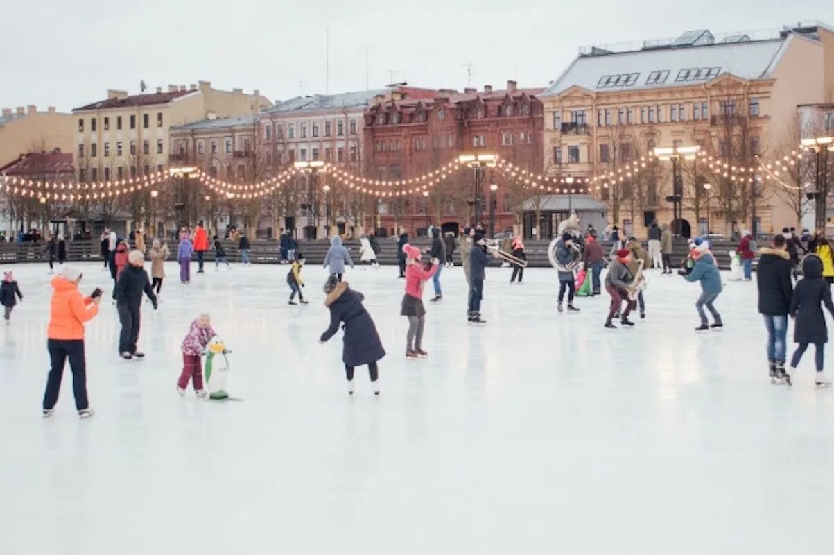 Каток новый цена. Каток в новой Голландии Санкт-Петербург. Каток на острове новая Голландия. Новая Голландия СПБ каток. Санкт-Петербург остров новая Голландия каток в новой Голландии.