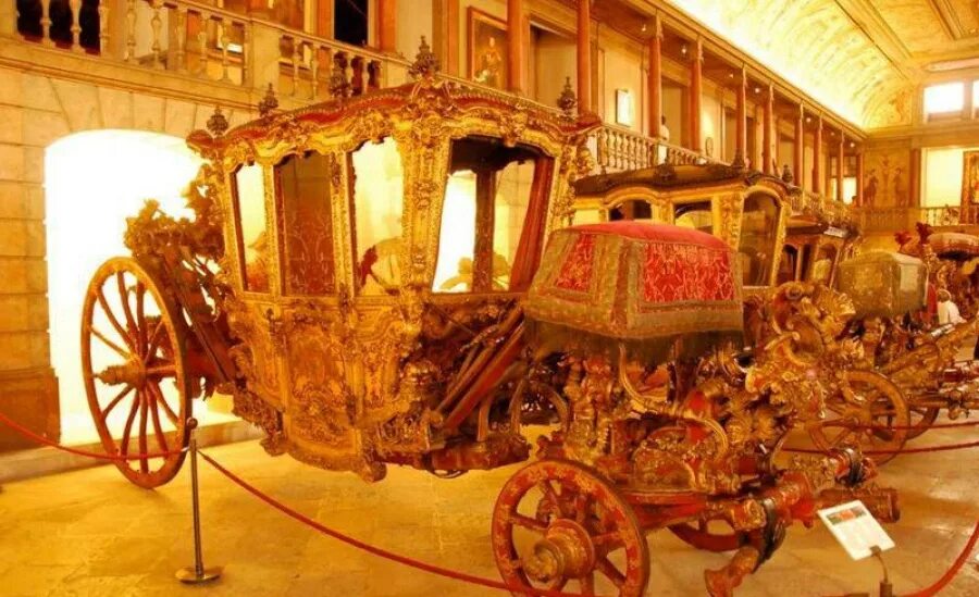 Карета 6. Деревянная карета заготовка. Конные экипажи туристические. Карета 6. Фаэтон упряжка.