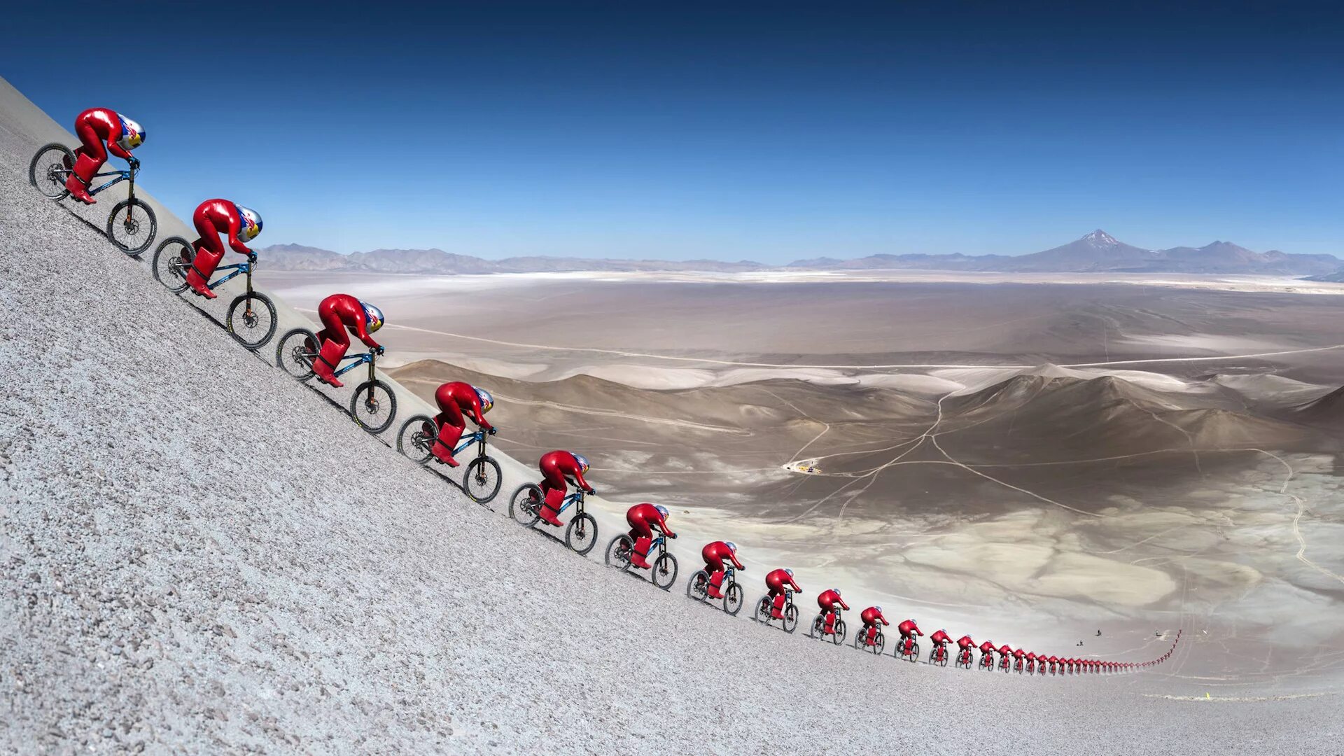 Велосипед скорость на горах. Маркус Штокл. Велосипедист в пустыне. Спуск с горы на велосипеде. Велосипед в горах.