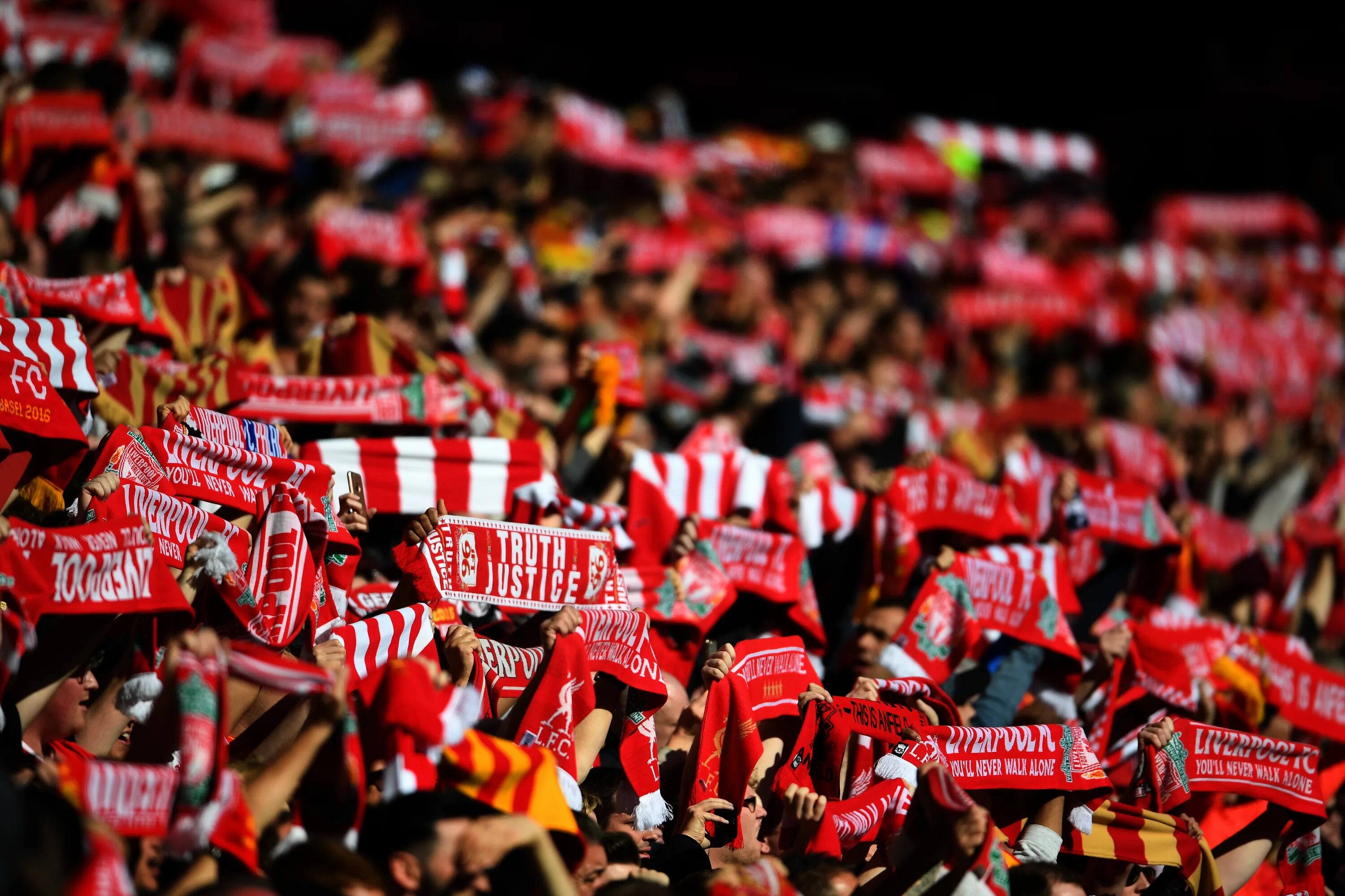 Fan Scarf. Premier League Fans. Anfield atmosphere. Football Fans Scarves. Сайт болельщиков великого