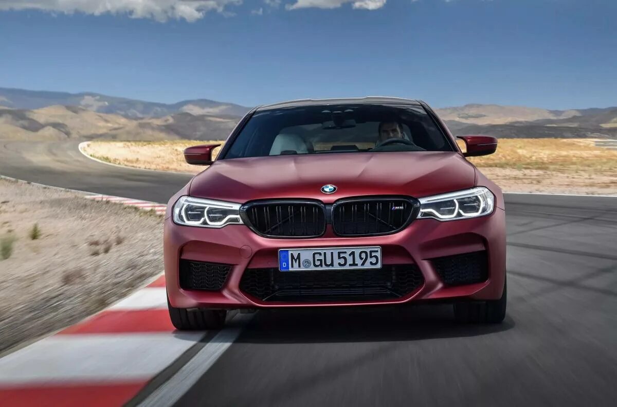 Бмв ф90 на телефон. BMW m5 f90. BMW m5 f90 m. BMW m5 f90 новая. BMW m5 f90 CS.