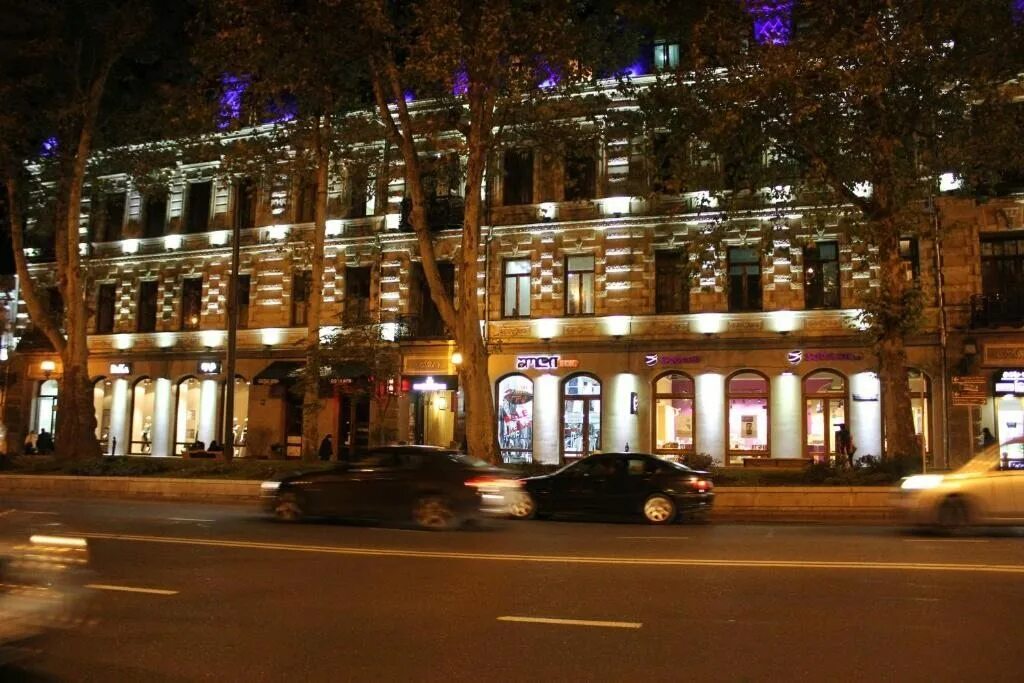 Avenue 40
