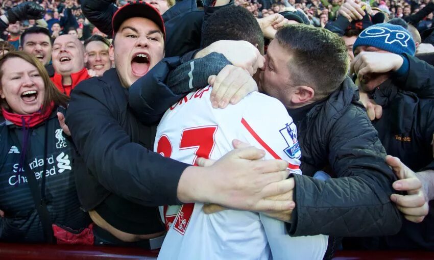 фанаты ливерпуля. любовь фанатов. австрийский болельщик. болельщики чехии футбол. фанат любовь.