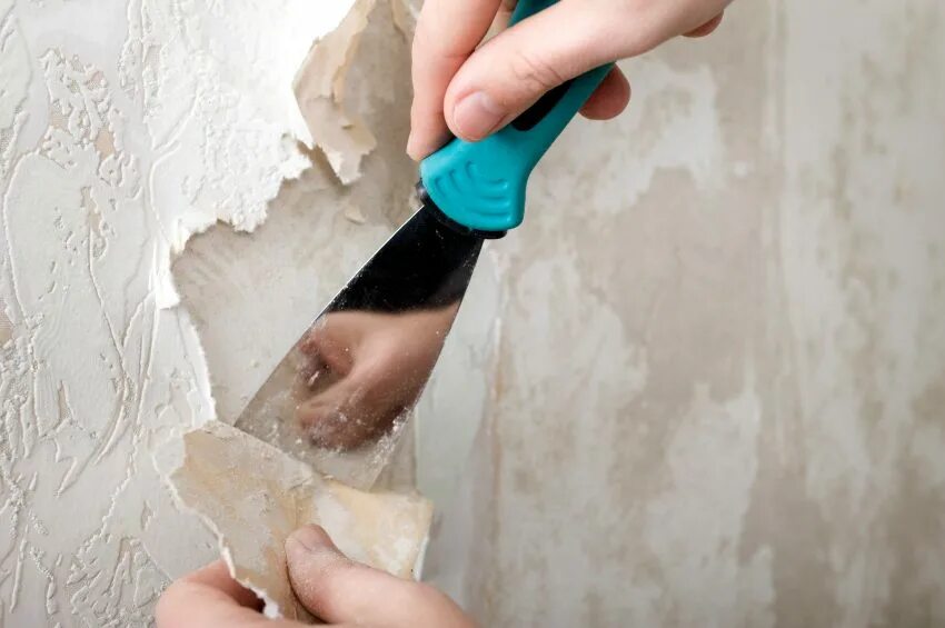 Снять шпаклевку стен. Очистка стен. Очистка поверхности стен. Зачистка поверхности стен. Подготовка поверхнсти к окрашивание.