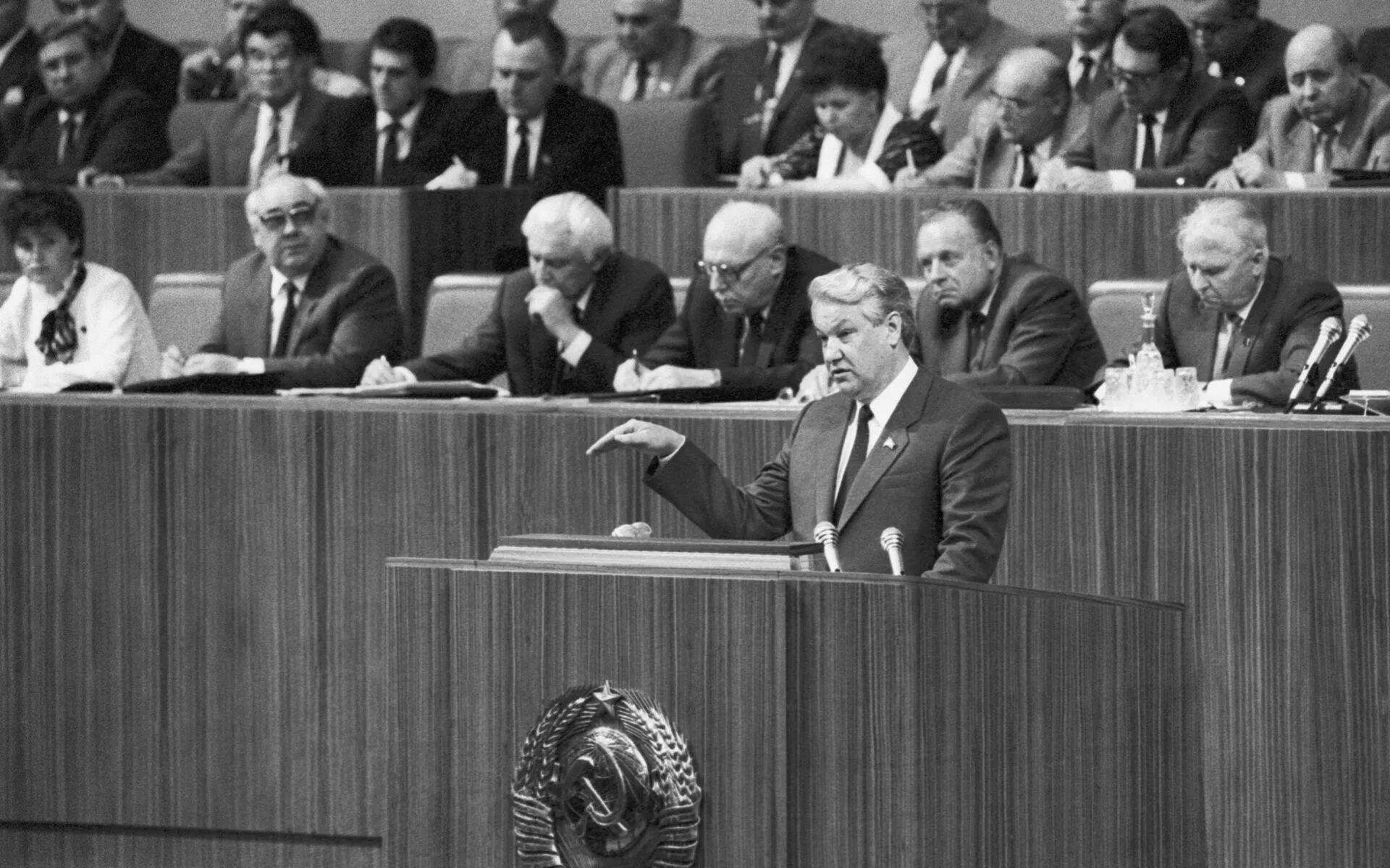 Первое правительство советской россии. Пленум ЦК КПСС 1987 Ельцин. Октябрьский пленум ЦК КПСС 1987 года Ельцин. Съезд ЦК КПСС Ельцин. Президиум ЦК КПСС 1985.