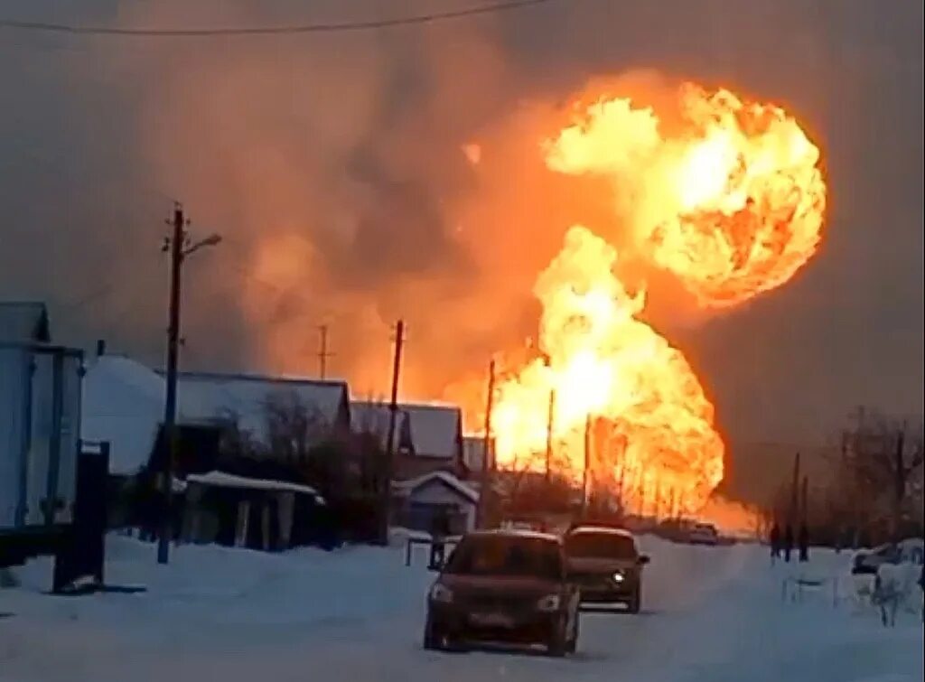 Твориться 20. Взрыва на Магистральном газопроводе Уренгой-Помары-Ужгород. Газопровод Помары Ужгород. В Чувашии произошел взрыв на газопроводе Уренгой — Помары — Ужгород. Пожар на газопроводе в Чувашии.