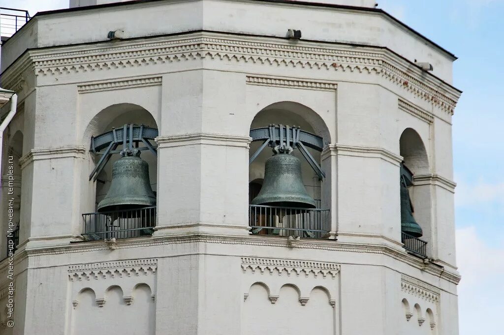 храм георгия победоносца челябинск колокольня. успенский колокол московского кремля. большой колокол храма христа спасителя в москве. москва кремль царь колокол. колокола в храме александра невского симферополь.