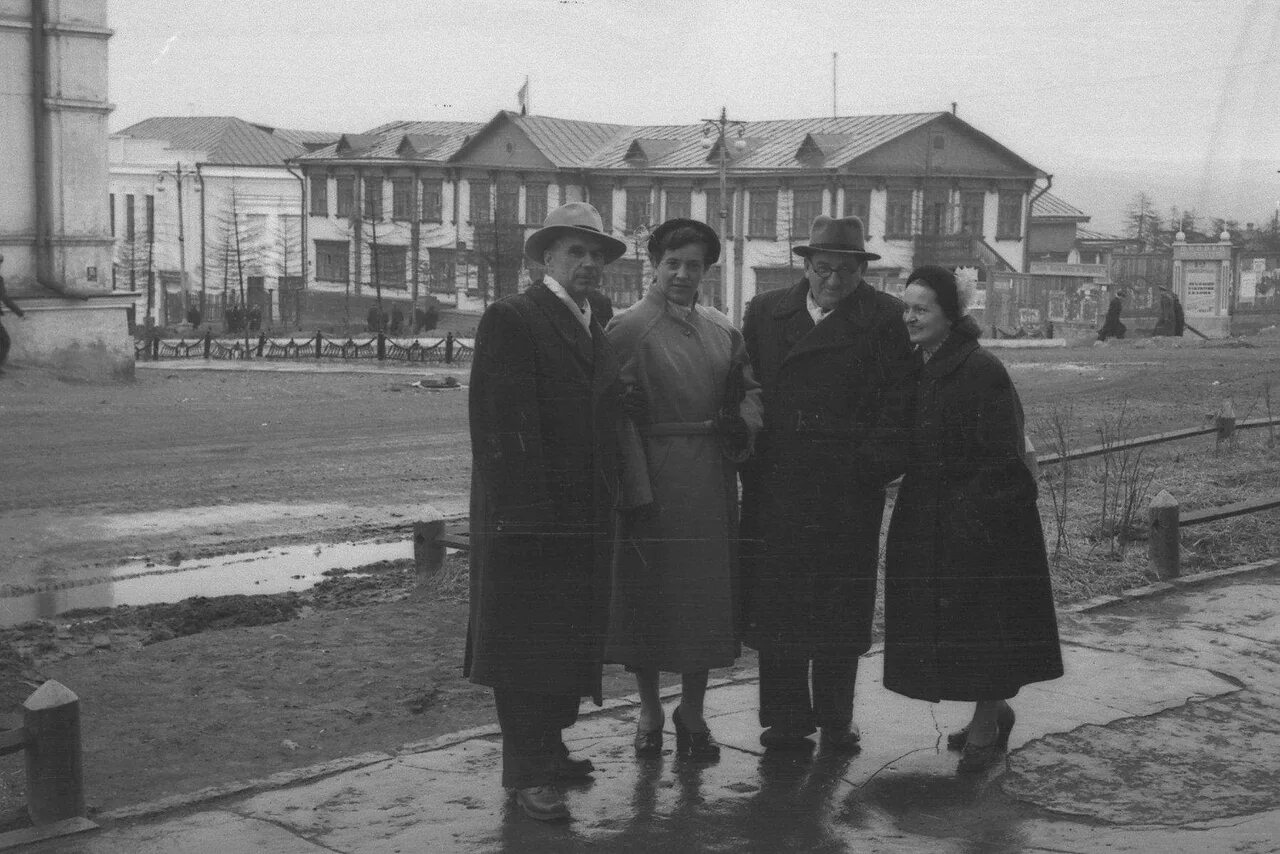 Старый магадан. Магадан ссср. Старый магадан. Магадан 2000 год. Магадан ленина 60.