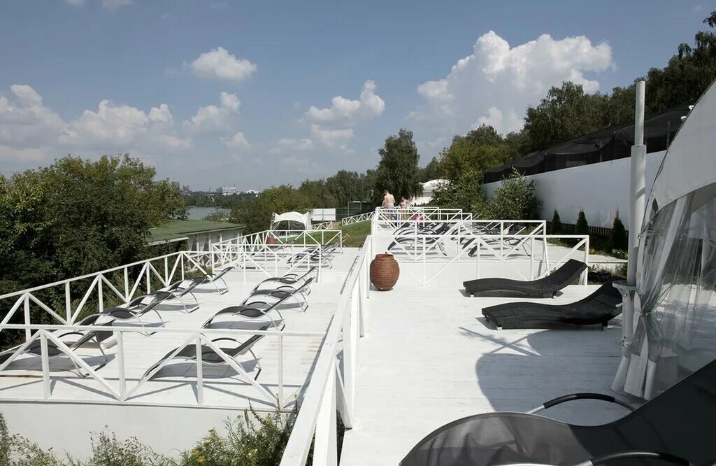 Вейк парк мякинино кафе. Wake home вейк-клуб. Жк город яхт вейкборд. Мякининское шоссе вл 1 white беседки. Wake home мякинино.