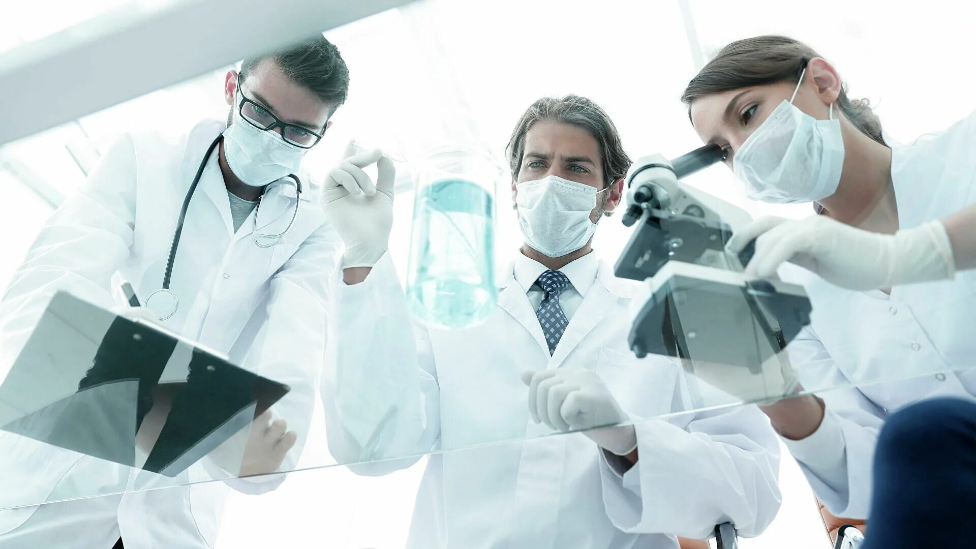 Ученые вместе. Российские ученые обнаружили. Русские ученые в лаборатории. Ученый. Российские ученые обнаружили.