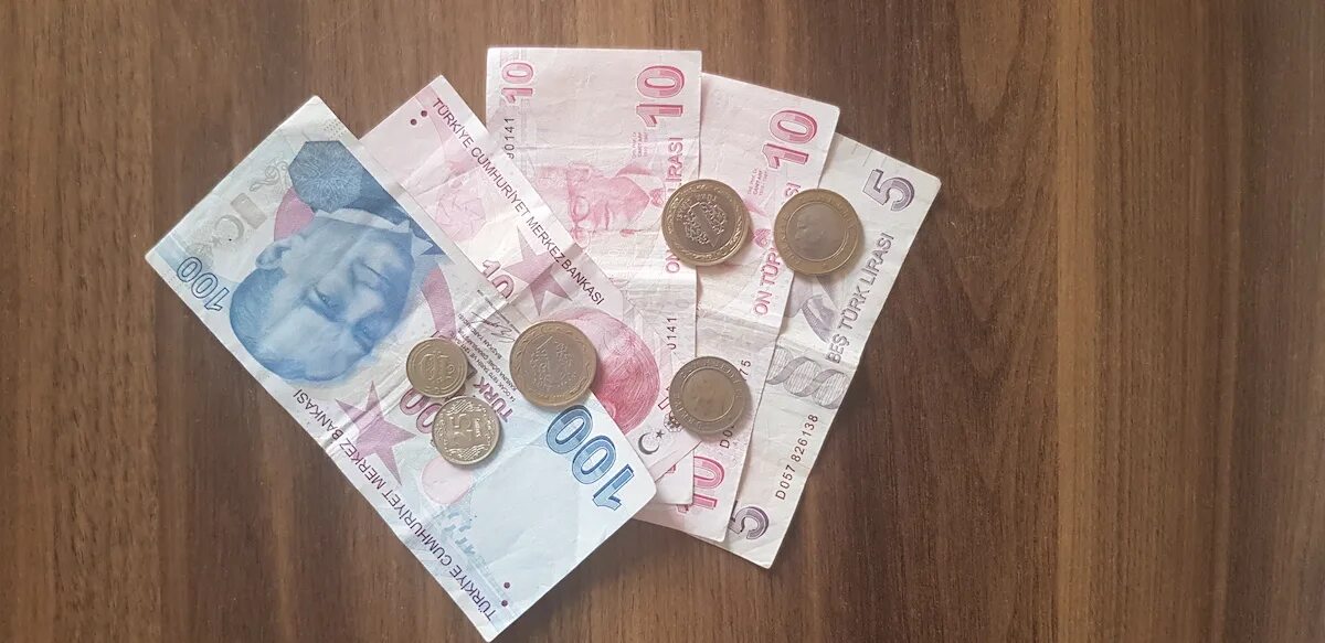 В турции доллары или евро. Валюта Турции 2022. Наличные Турции и доллар. Оплата наличными в Турции. Какая валюта в Турции фото.