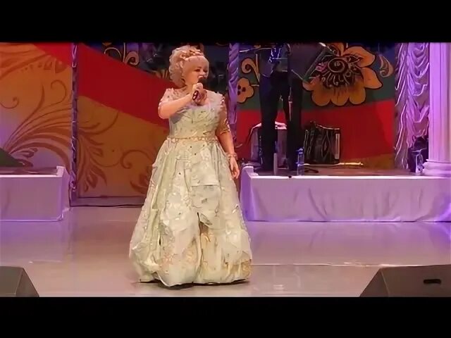 Кадышева малиновый. Стилист кадышевой барковский. Песня надежды кадышевой малиновый звон. Малиновый звон поют дети. Кадышева малиновый.