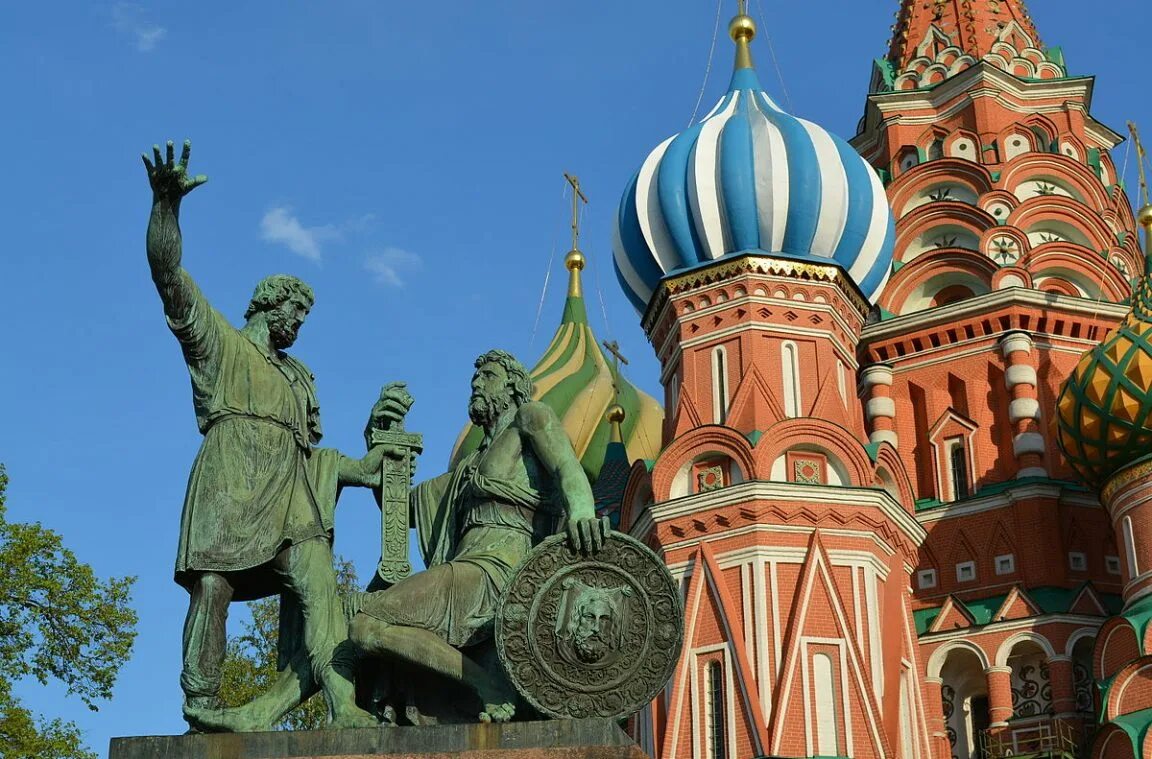 Памятник кузьме минину и дмитрию пожарскому в москве. Памятник минину и пожарскому в культуре. Памятник минину и пожарскому в культуре. Памятник минину и пожарскому в культуре. Памятник минину и пожарскому на красной площади.