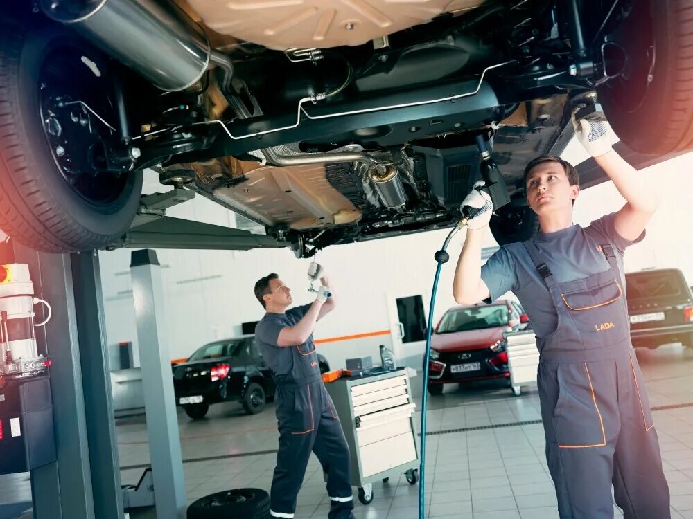 The last repair shop. Автосервис. Техническое обслуживание автомобиля. Станция технического обслуживания. Машина в автосервисе.