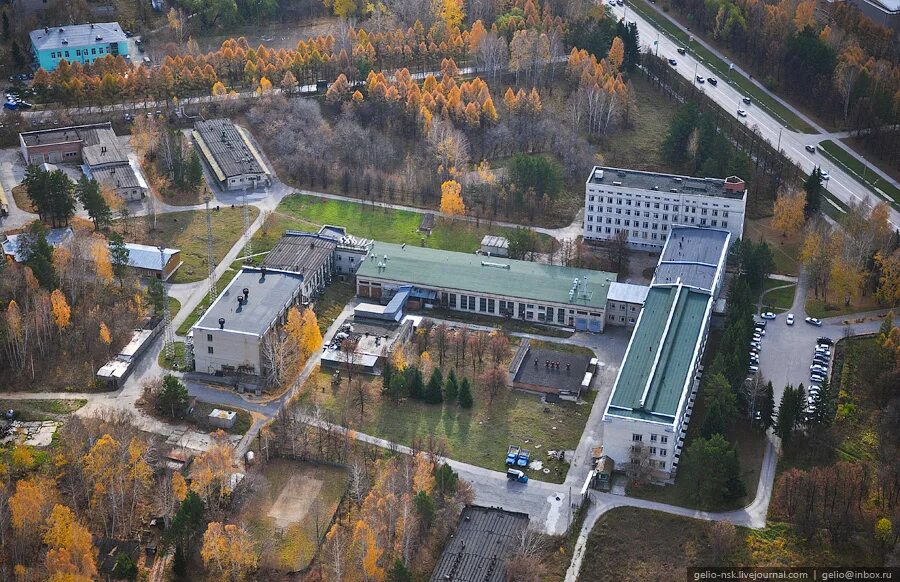 Академгородок музеи. Академгородок музеи. Академгородок музеи. Геологический музей академгородок. Институт кинетики и горения со ран новосибирск.