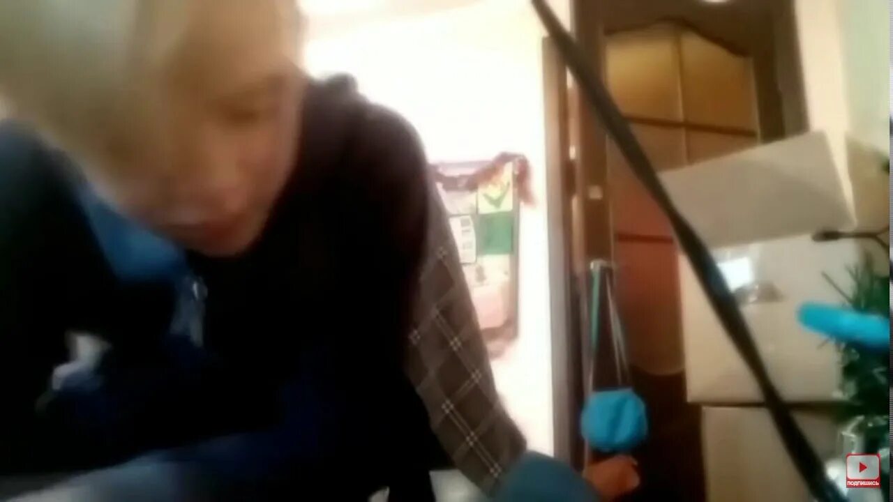 Фото злого школьника. Злой школьник видео. Школьник играет в доту. Школьник играет в сэндофф. Школьник играет в гляделки с убийцей.