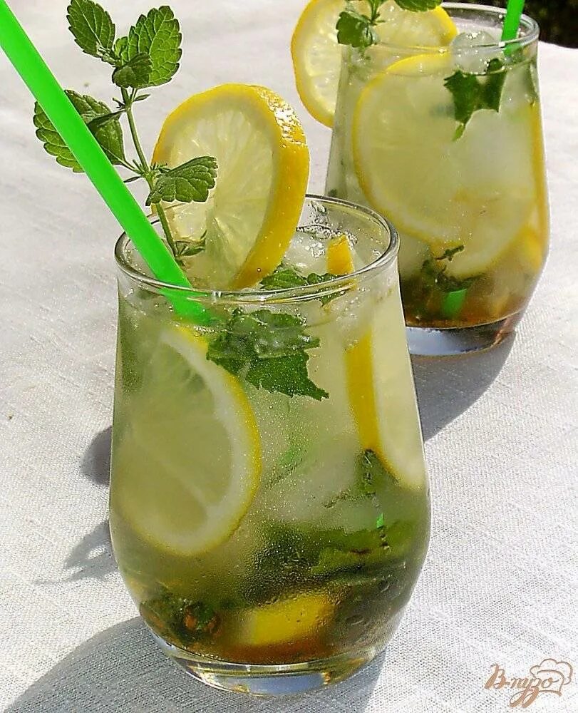 Mohito или Mojito. Мохито лимонад безалкогольный. Лимонад Мохито лайм. Огуречный Мохито безалкогольный. Лимонад с мятой и лимоном