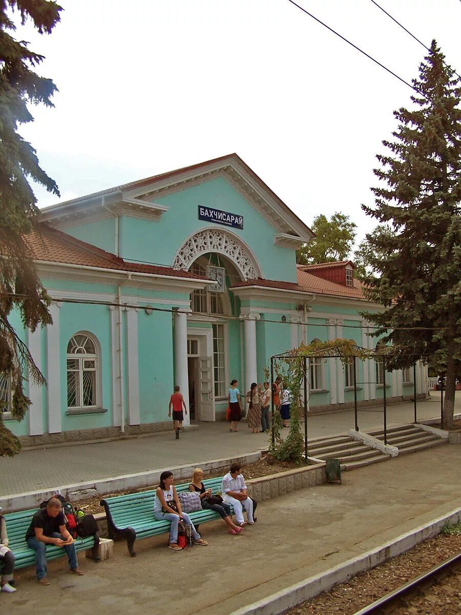 Бахчисарай ул. Бахчисарай фото. Д вокзал в бахчисарае. Загс бахчисарай. Крым бахчисарай село высокое.