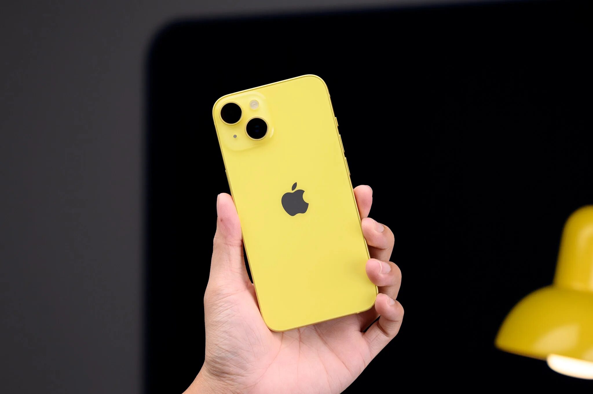 Yellow iPhone 11 Unboxing & First Impressions! - YouTube