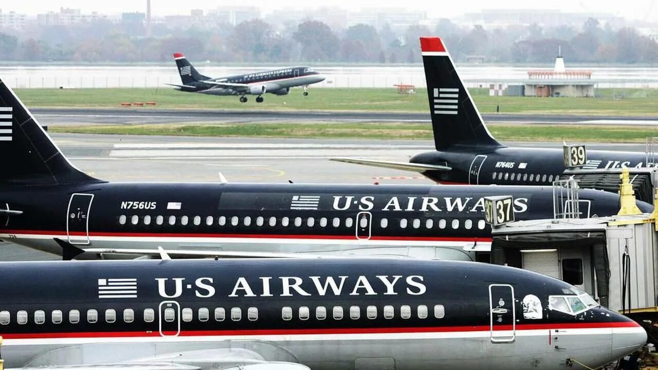 Us airways. Авиакомпания us Airways. Us Air Corporation. Самолет американской авиакомпании Аирвейс черный. Cactus us Airways.