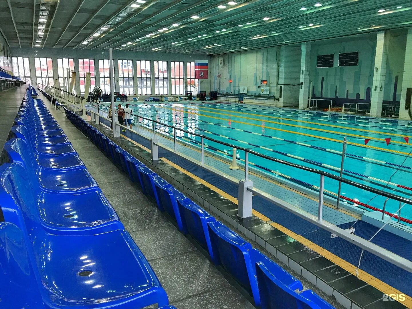 прямоугольный бетонный бассейн. дворец спорта миит бассейн. закрытые бассейны. бассейн нептун семеновская. интерьер бассейна.