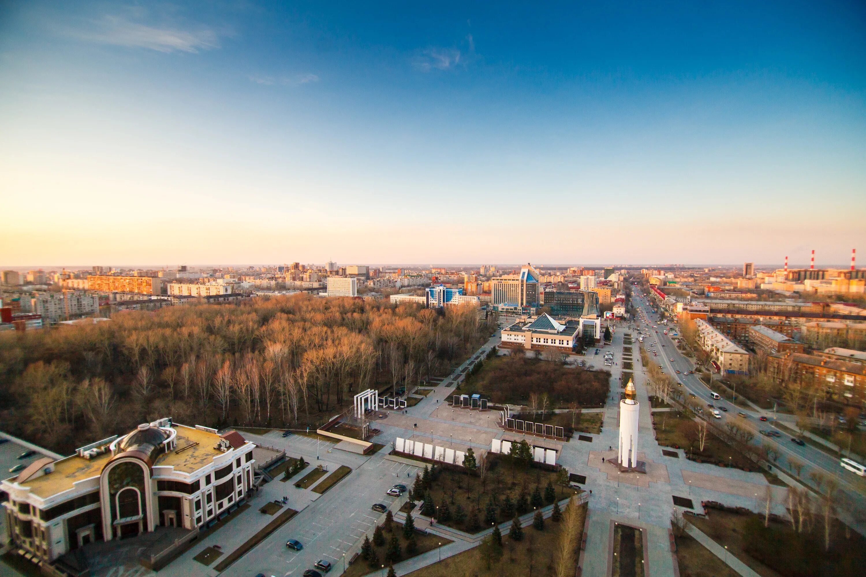 Жилой комплекс паруса Тюмень. Тюмень с высоты. Тюмень панорама города. Тюмень миллионник. Организации г тюмени