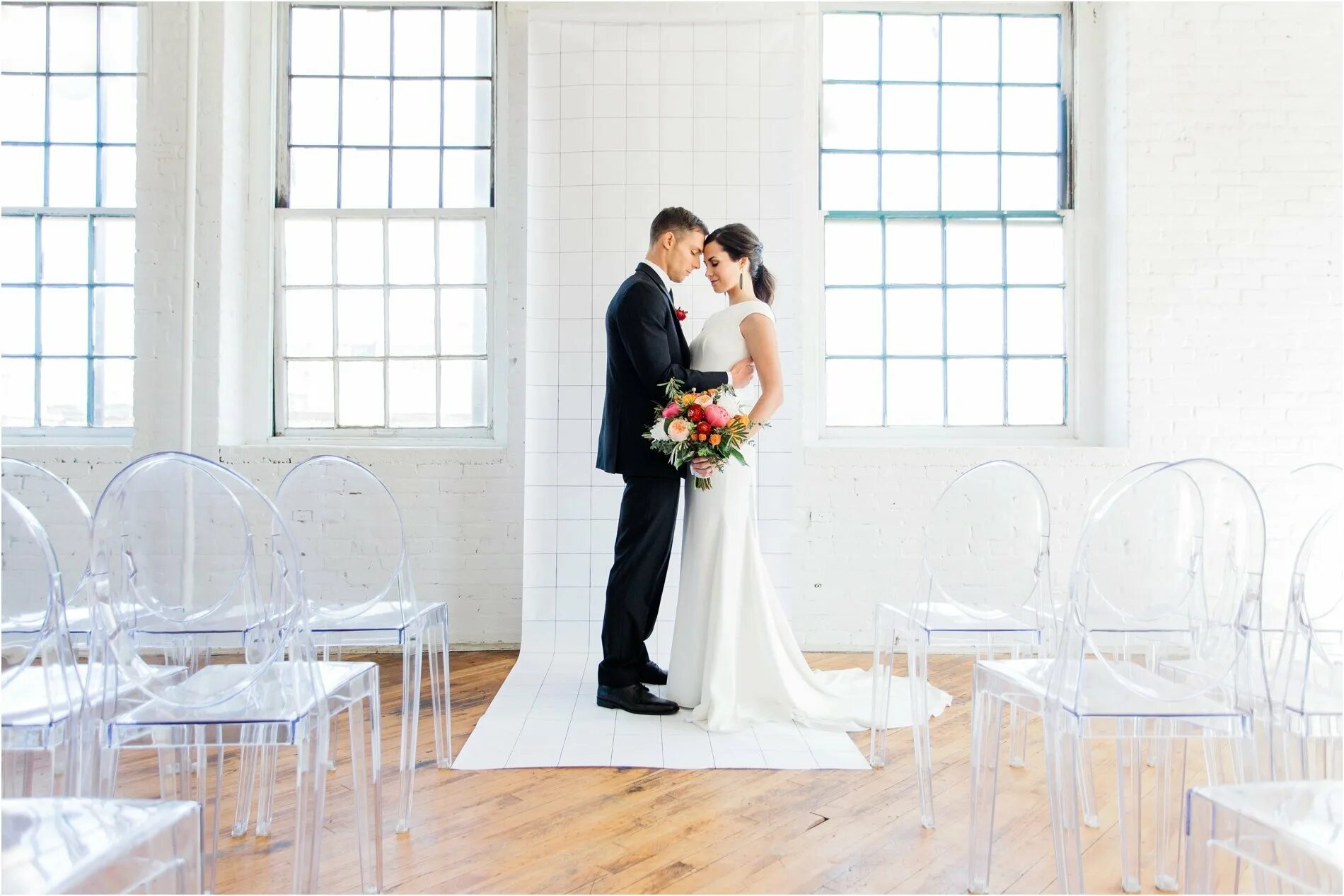 свадебный минимализм. свадебный образ. свадьба в стиле минимализм. атласное свадебное платье rosa clara. платье невесты минимализм.